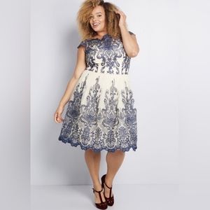NWT CHI CHI London Exquisite Elegance Embroidered Lace Dress 22